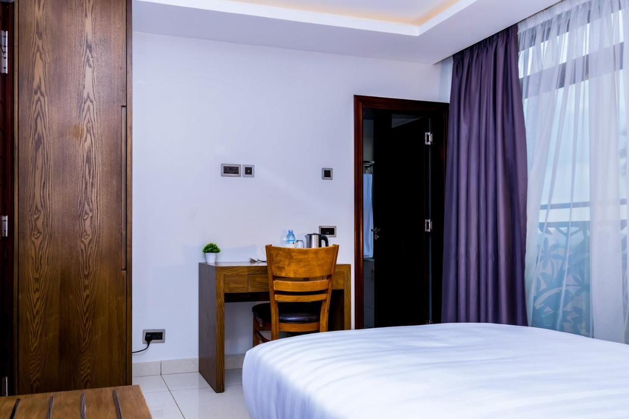 Canary Hotel Kampala Exterior photo